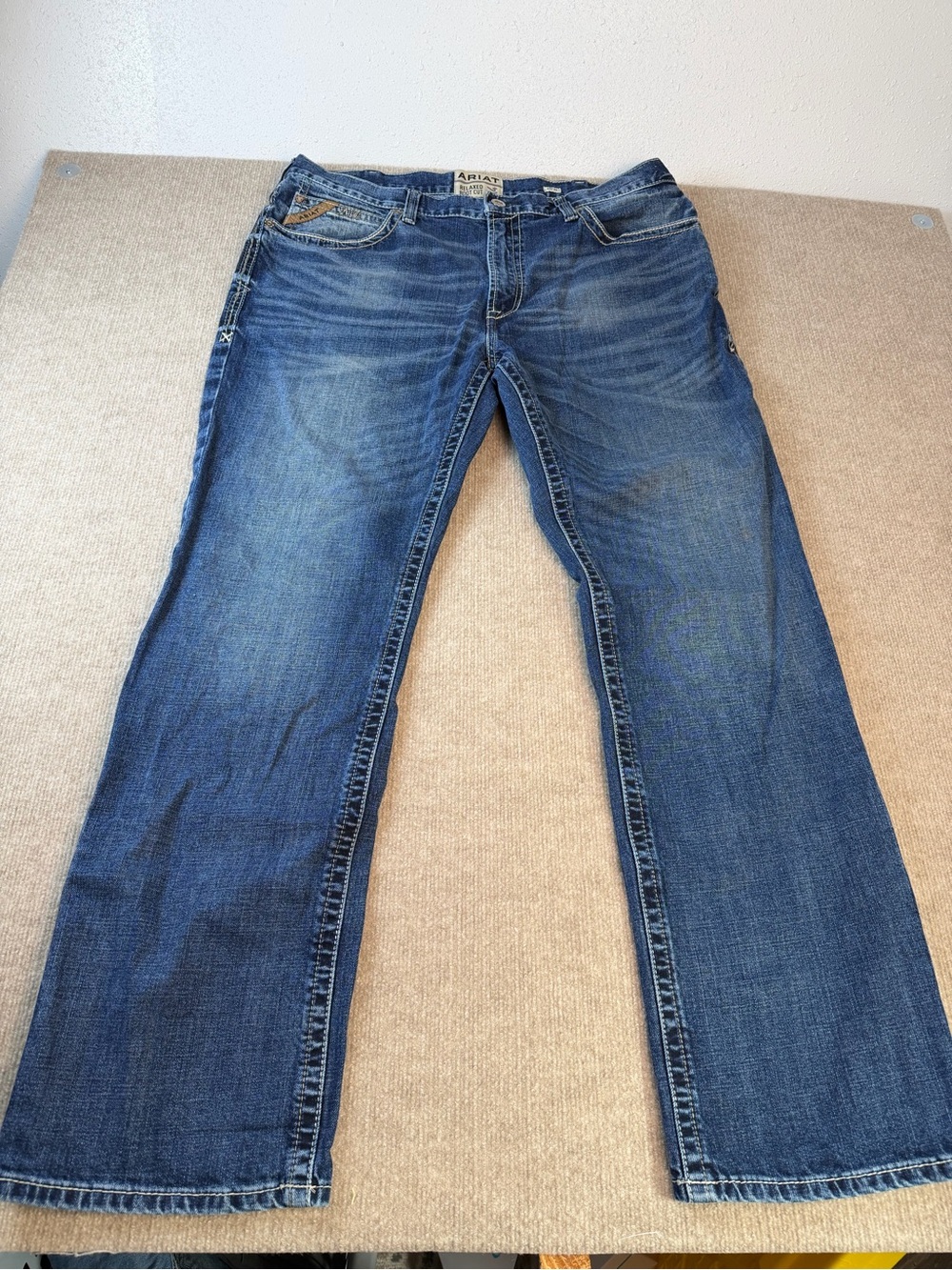 Ariat Men's M Series Jeans Medium Wash Relaxed Bootcut Western Cowboy Streetwear